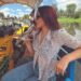 Camila Mendes Toma cerveza en trajineras de Xochimilco