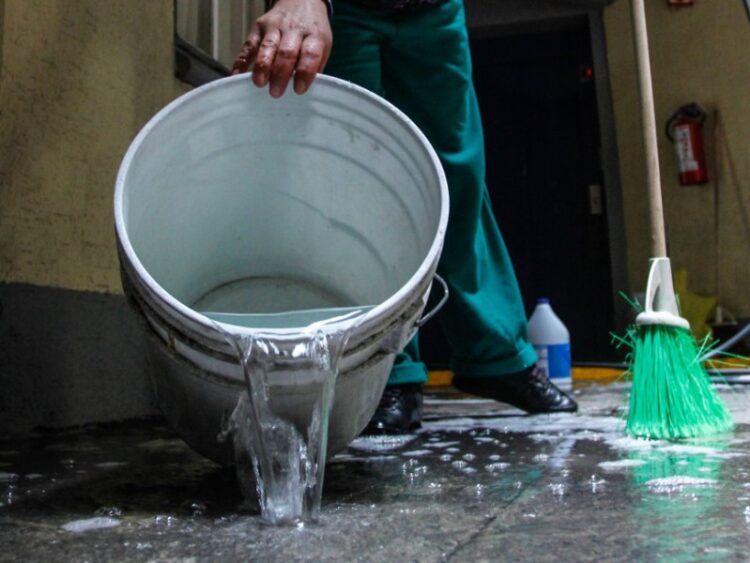 Cambia hora pico de consumo de agua