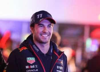 Checo regresa a la F1 con Cadillac en 2026