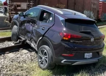PELIGRO EN LAS VÍAS Cruces ferroviarios sin advertencia