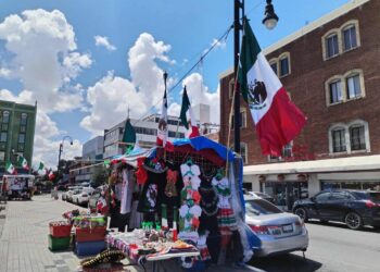 Caen ventas patrias por temor a migración