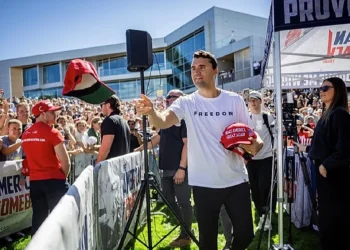 EN ESTADOS UNIDOS Asesinan a activista Charlie Kirk de un disparo en Utah