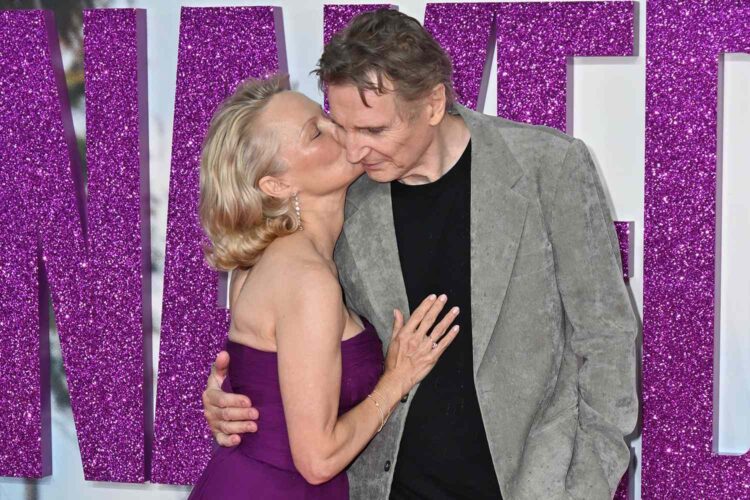 El falso romance de Pamela Anderson y Liam Neeson ¡Todo era un show!