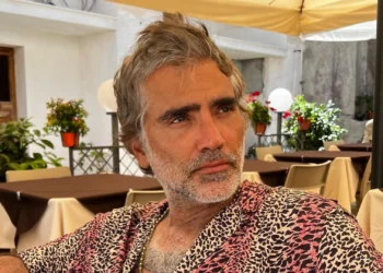 Alejandro Fernández revela La crisis de salud que lo dejó sin poder caminar