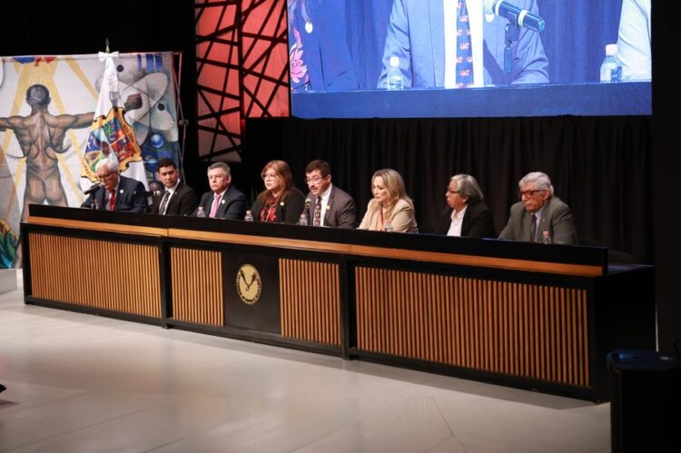 Celebra la UAT un encuentro académico por su 75 aniversario