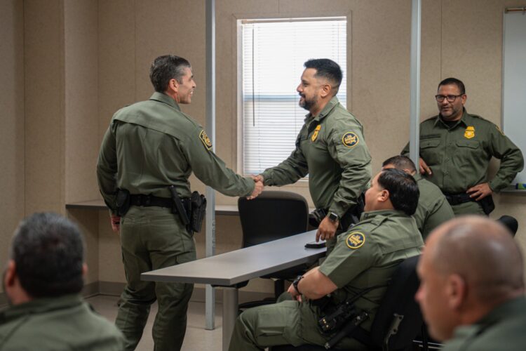 Laredo Border Patrol celebra nuevos agentes supervisores