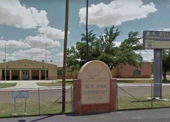 EN RYAN ELEMENTARY Madre introduce drogas en primaria de Laredo