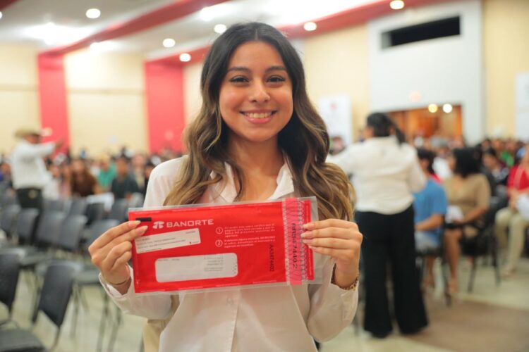 LLAMAN A ESTUDIANTES BENEFICIARIOS DE LA BECA JUNTOS POR LA EXCELENCIA UNIVERSITARIA A PRESENTAR BOLETA DE CALIFICACIONES
