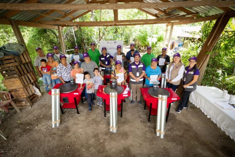 IMPULSA DIF TAMAULIPAS Bienestar en las comunidades rurales con estufas ecológicas