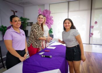 OPORTUNIDADES PARA LA JUVENTUD El DIF Tamaulipas entrega la beca “Tamaulipas te agradece”