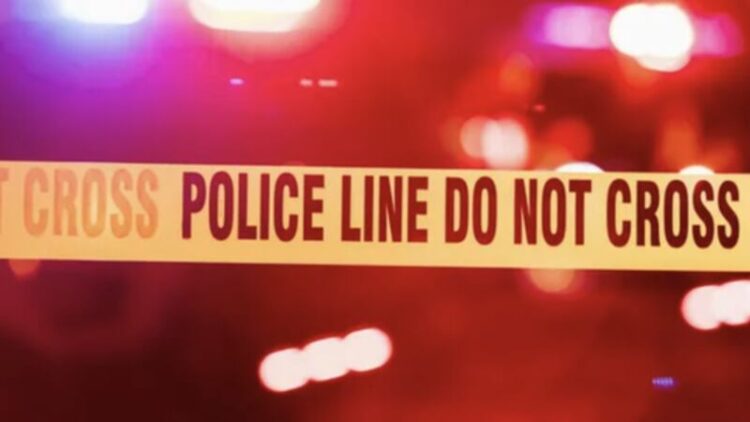 AUTORIDADES INVESTIGAN Colisión contra poste hospitaliza a familia