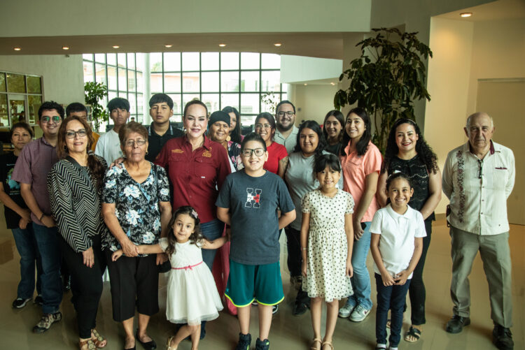 RESPALDAN CIUDADANOS TRABAJO DE ALCALDESA CARMEN LILIA CANTUROSAS EN SU PRIMER INFORME DE GOBIERNO