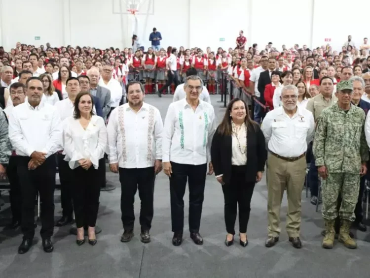 GIMNASIO DE LA NORMAL DE EDUCADORAS Es respuesta de voluntad de un gobierno que escucha y cumple