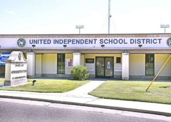 PADRES Y AUTORIDADES Se unen en Laredo contra amenazas a las escuelas