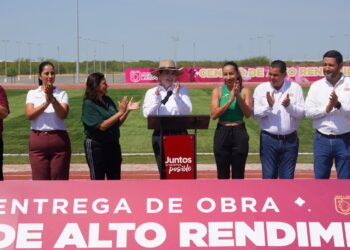 CARMEN LILIA CANTUROSAS Inaugura moderno Centro Deportivo