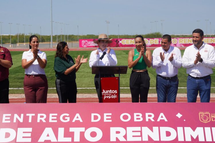 CARMEN LILIA CANTUROSAS Inaugura moderno Centro Deportivo