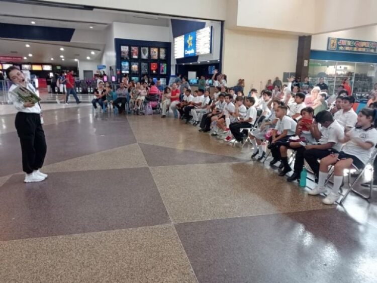 Promueven la lectura con cuentacuentos