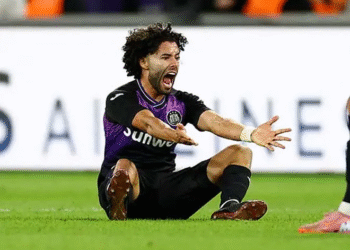 ‘Chino’ Huerta se baja del Tri por lesión