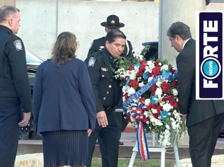 Laredo honra víctimas del 11-S en ceremonia solemne