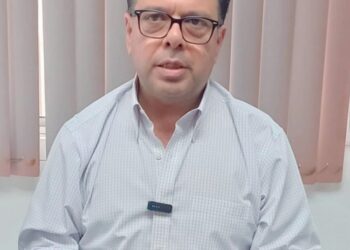 VA POR SEGUNDO PERIODO Reeligen a Óscar Mario Hinojosa como presidente de notarios