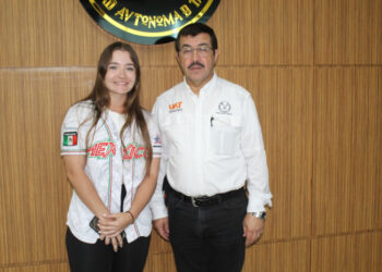 Felicita rector a campeona panamericana de beisbol
