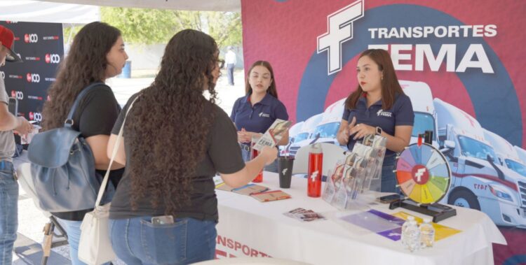 Estudiantes y egresados del Tec participan en feria laboral
