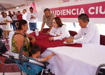 “PRESIDENCIA CERQUITA DE TI” Carmen Lilia Canturosas fortalece vínculo ciudadano en La Joya