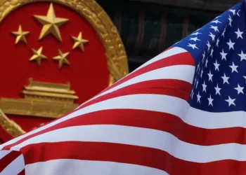 TRUMP DESATA ‘VIERNES DE CAOS’ FINANCIERO Anuncia arancel 100% a China y restricciones