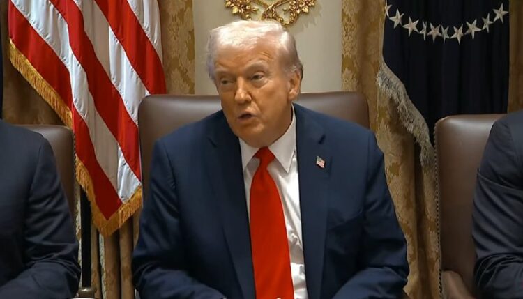 ANUNCIA LA CASA BLANCA Sale Trump a Egipto; hoy presidirá firma por la paz