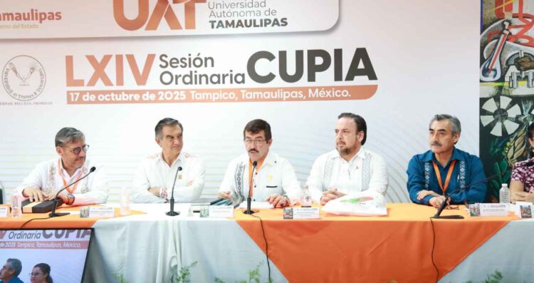 Preside Gobernador clausura de sesión nacional de universidades públicas UAT