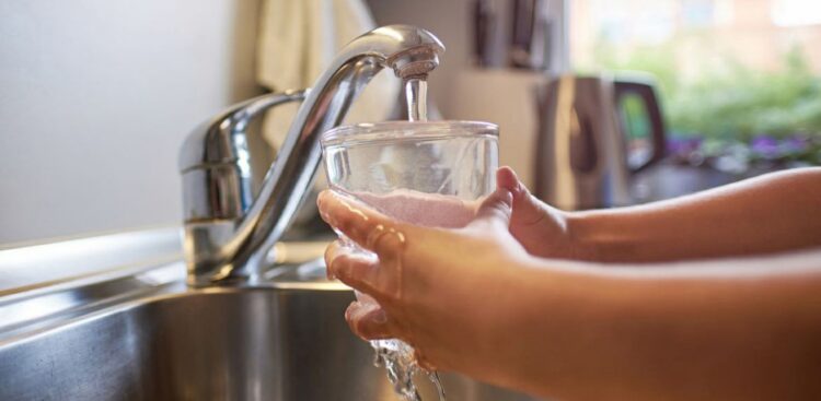 RESURGE PROBLEMA Laredenses se quejan de mal olor y sabor de agua