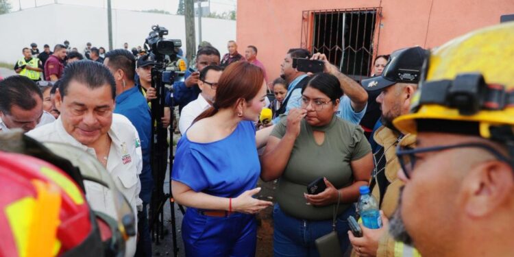 CARMEN LILIA CANTUROSAS Brinda apoyo inmediato a familias afectadas por explosión en Infonavit