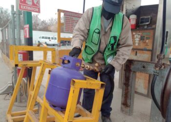 CRECE DEMANDA Gaseras revisan gratis los tanques de gas LP