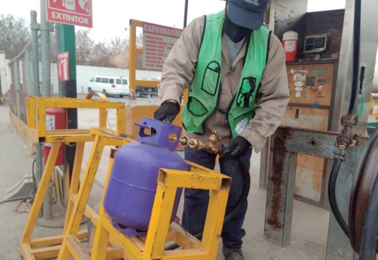 CRECE DEMANDA Gaseras revisan gratis los tanques de gas LP