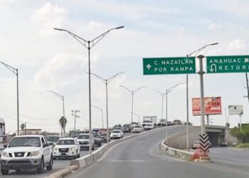 Anuncian cambio de sentido vial del Puente Mazatlán