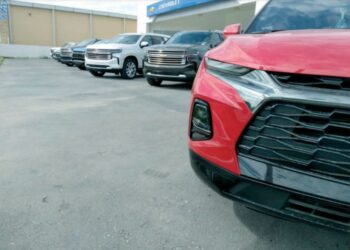 GANAN MERCADO Déficit en producción impulsa ventas de autos seminuevos