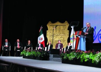 A TRES AÑOS Rinde Américo informe “a la mitad del camino”