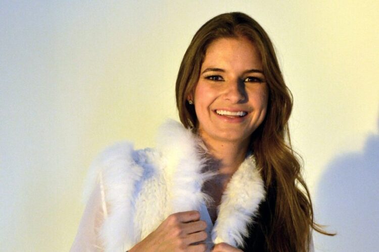 CON NEW GENERATION ALPHA Paty Sirvent revive Jeans