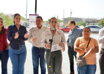 CARMEN LILIA CANTUROSAS Mejora infraestructura urbana en colonias de Nuevo Laredo