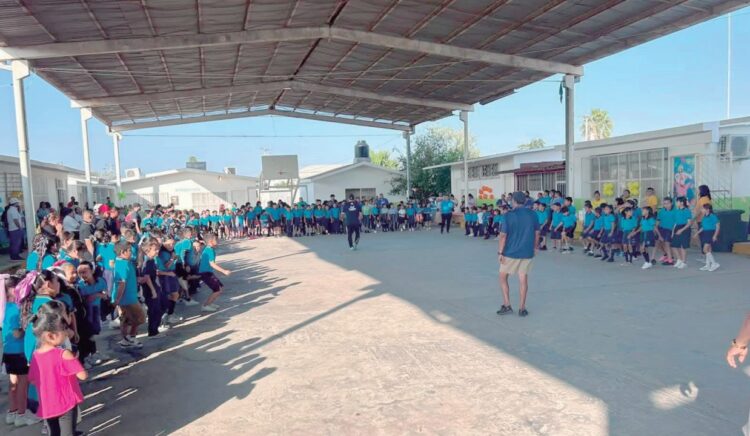 Ocho primarias regresan a clases con vigilancia reforzada