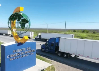 TRANSPORTISTAS EN ALERTA Amenazan agricultores con bloqueo de Aduanas