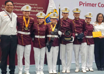 Estudiantes UAT obtienen 1er lugar en concurso de escoltas y bandas de guerra