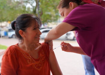 MANTIENE GOBIERNO MUNICIPAL JORNADA DE VACUNACIÓN CONTRA LA INFLUENZA EN TODAS LAS CLÍNICAS UNE