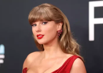 AUMENTA A 8 MILLONES SU GASTO EN SEGURIDAD PERSONAL Taylor Swift teme por su vida