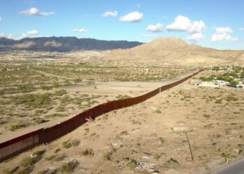 CONSTRUCCIÓN DE MURO Solución de siglo 14 a problemas de siglo 21