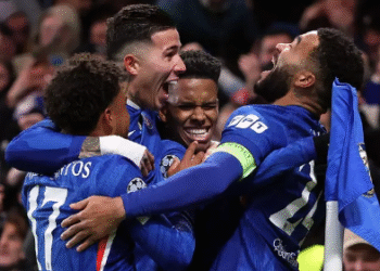 Chelsea exhibe y aplasta al Barcelona pese a goles anulados