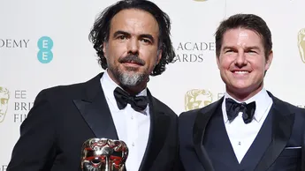 Tom Cruise celebra a Iñárritu por el 25º aniversario de Amores Perros