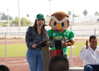 INAUGURAN RENOVADO CAMPO DE BÉISBOL EN EL ITNL: DIRECTIVOS AGRADECEN APOYO HISTÓRICO DE LA ALCALDESA