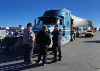 Acuerdan levantar bloqueos carreteros