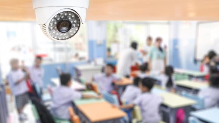 Crede propone videovigilancia en aulas para proteger a estudiantes